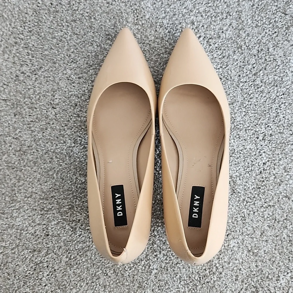 DKNY Patent Leather Nude Block Heels - Picture 3 of 8